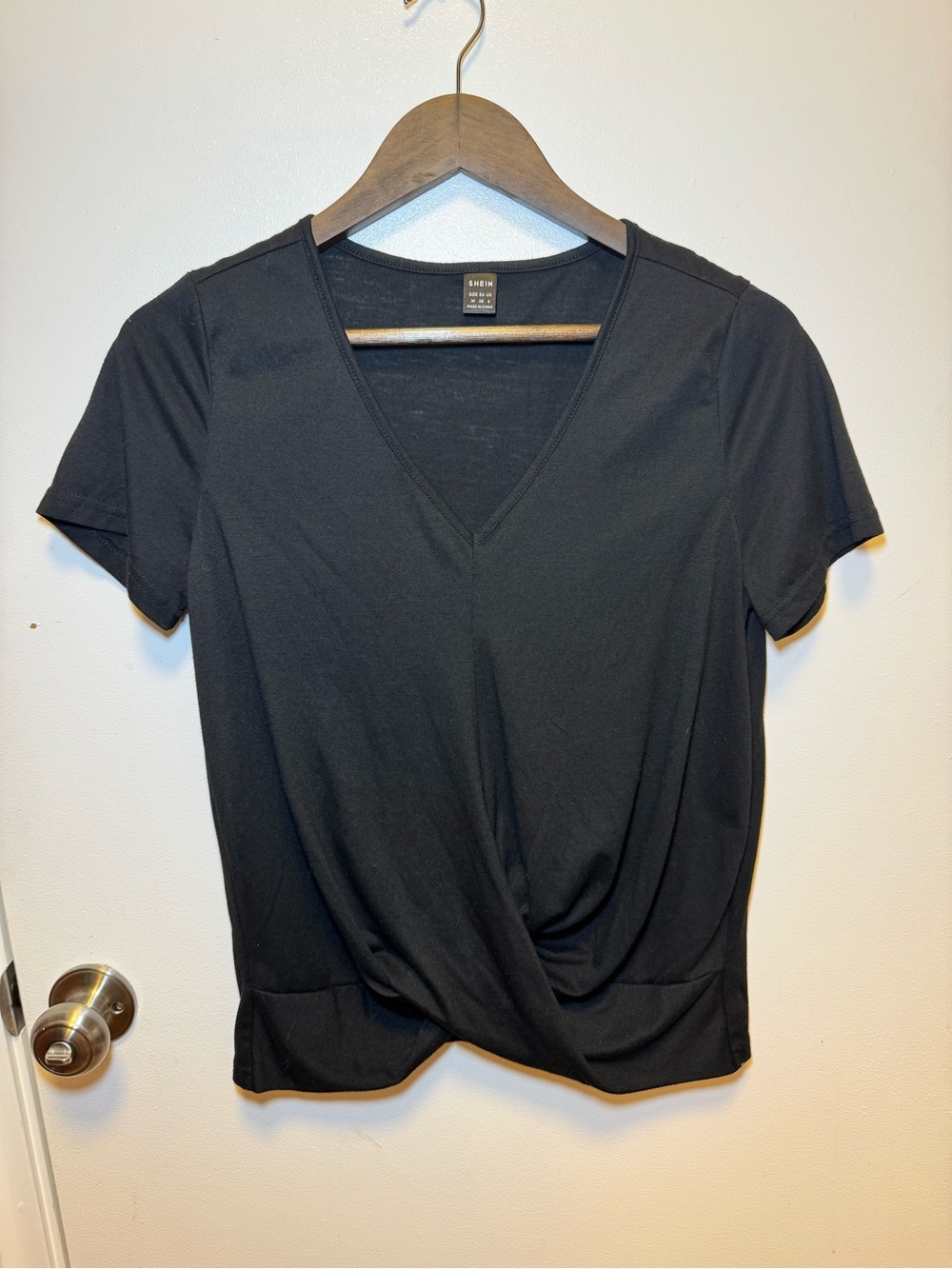 SHEIN Black V-Neck Twist-Hem Short Sleeve Top Size Medium NWOT
